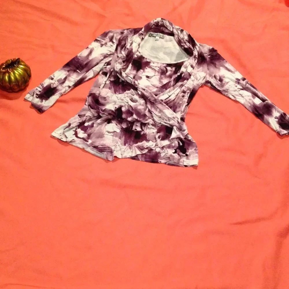 Ladies pullover top in size small by J LO